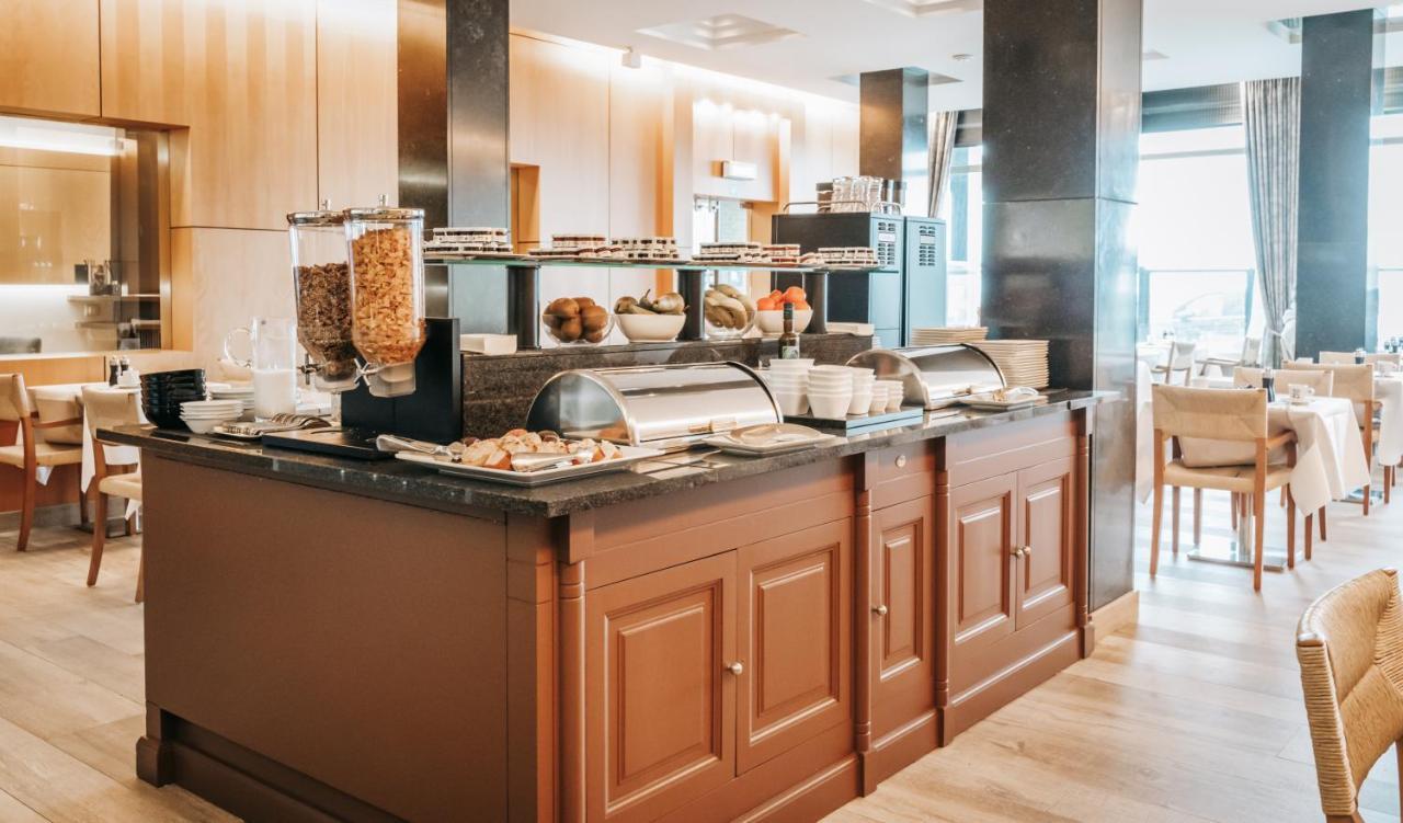 Hotel Riant-Sejour By Wp Hotels (Adults Only) Blankenberge Bagian luar foto