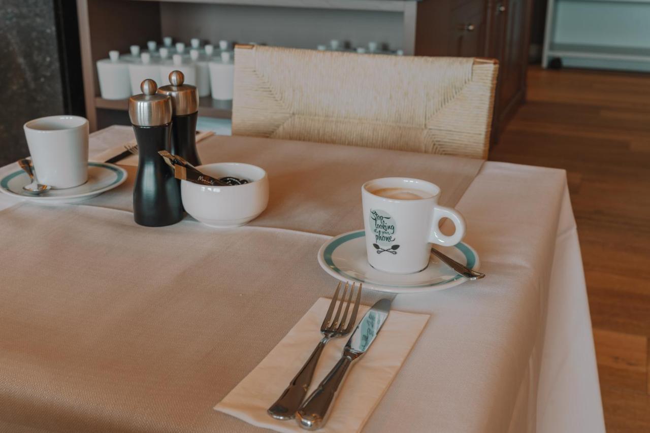 Hotel Riant-Sejour By Wp Hotels (Adults Only) Blankenberge Bagian luar foto
