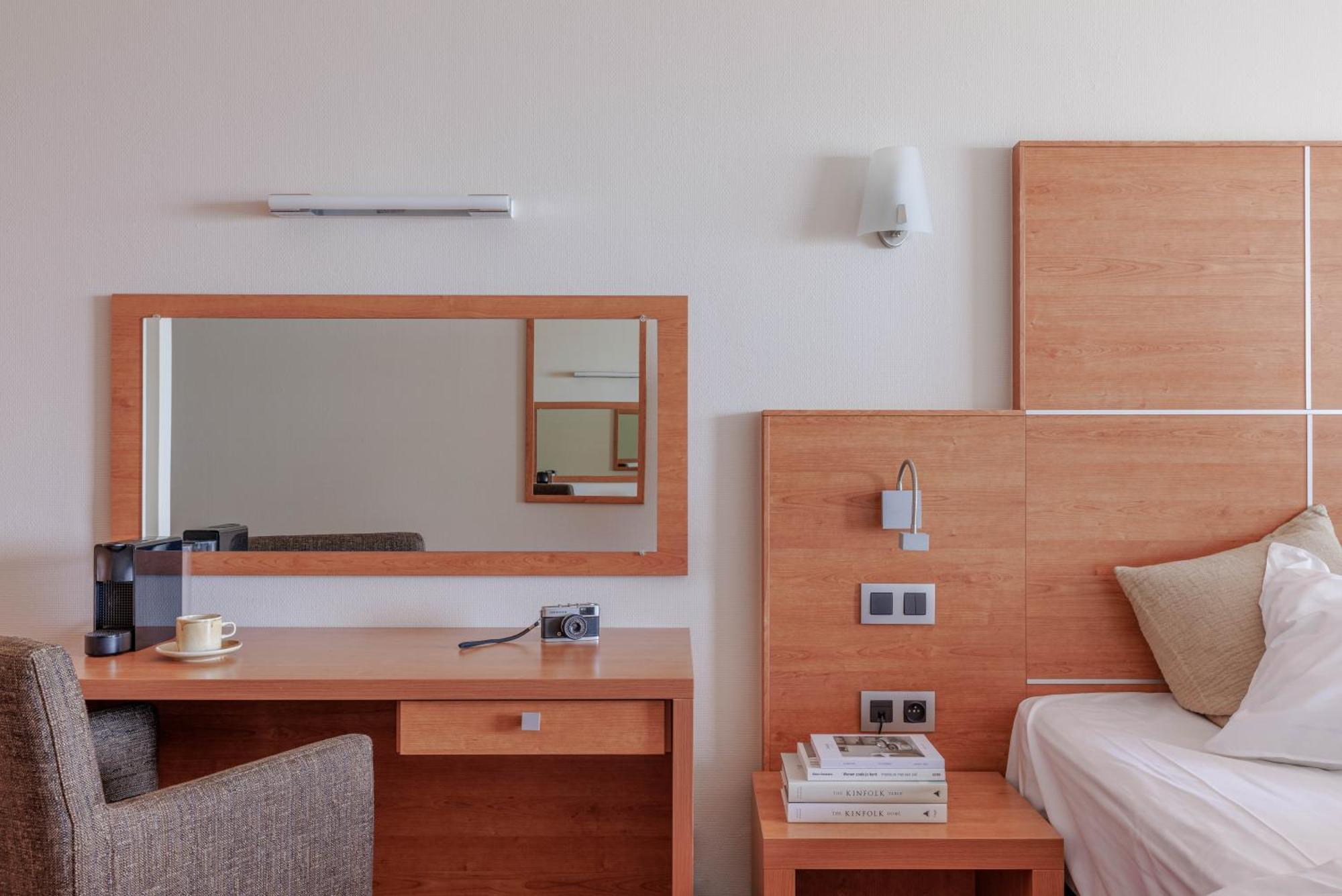 Hotel Riant-Sejour By Wp Hotels (Adults Only) Blankenberge Bagian luar foto