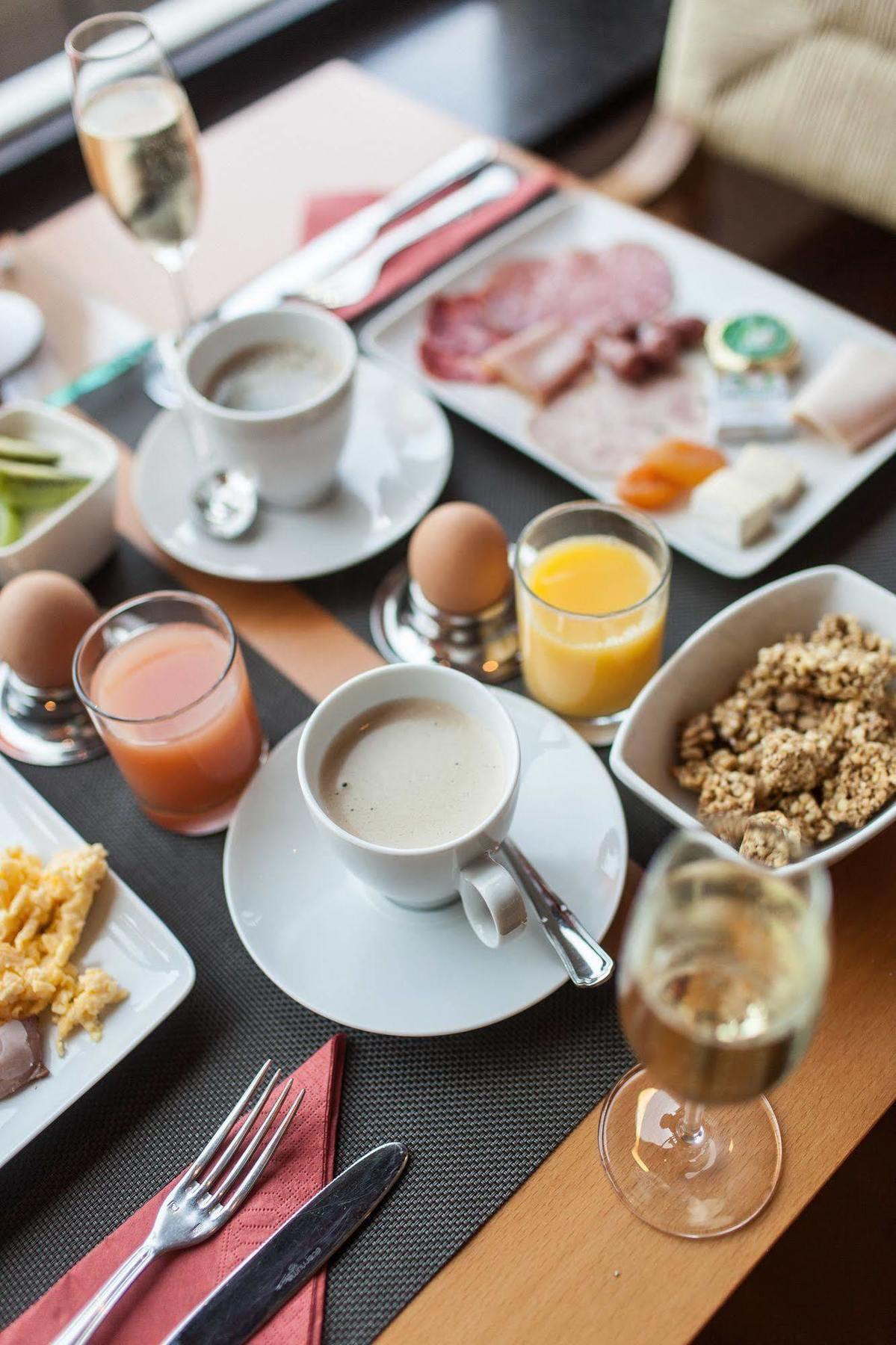 Hotel Riant-Sejour By Wp Hotels (Adults Only) Blankenberge Bagian luar foto